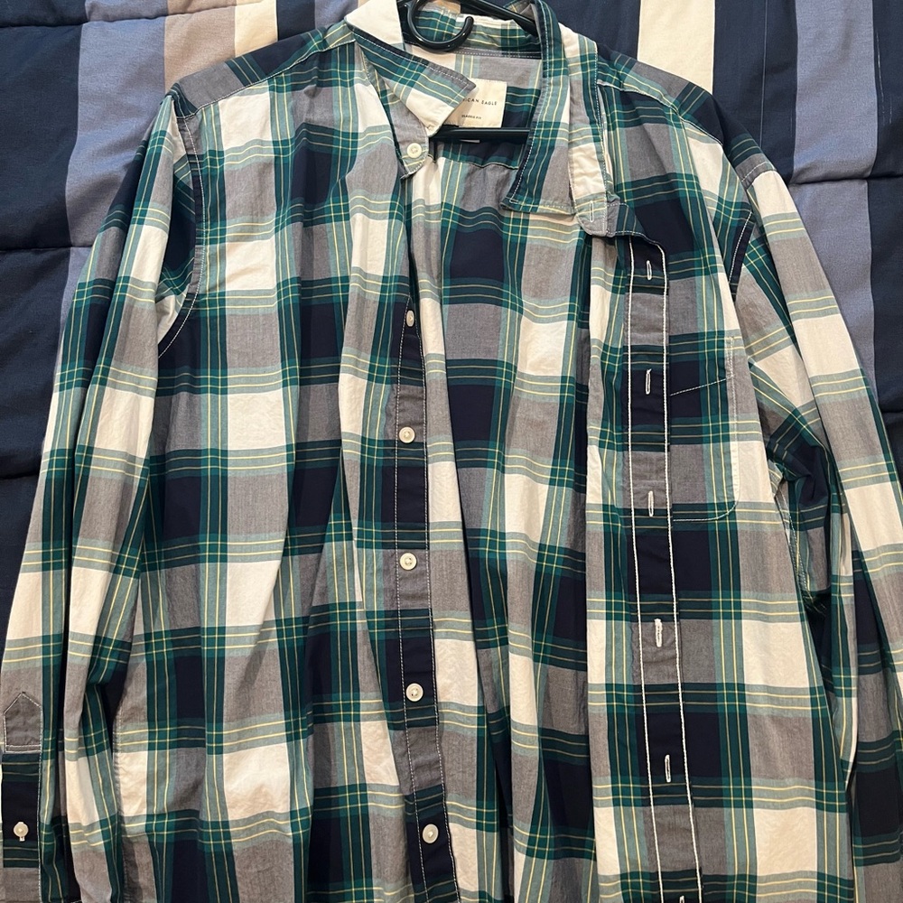 XL American Eagle Button Down